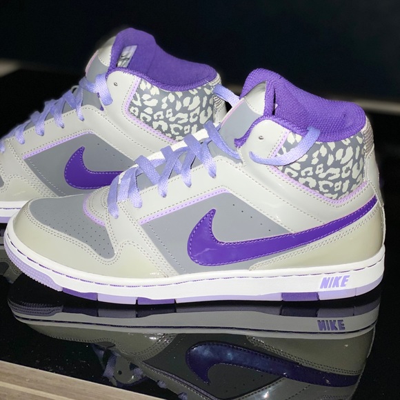 Nike - Picture 3 of 7